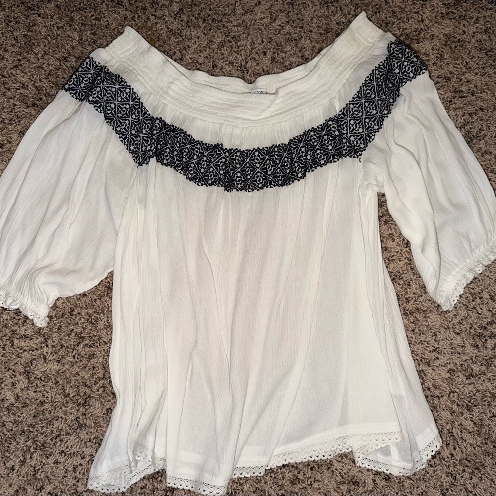 Crown & Ivy White Blouse with Black Pattern